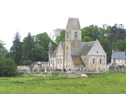 Eglise Saint Aubin de Vaux sur Aure - Vue d'ensemble